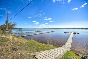 Lake Access Across the Highway | 3 Community Boat Docks Available