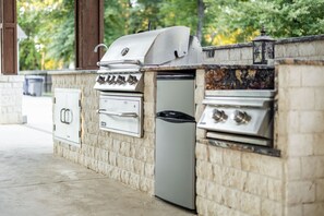 Outdoor Kitchen featuring Bull Grill