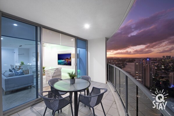 Enjoy the fresh breeze from the balcony 💎