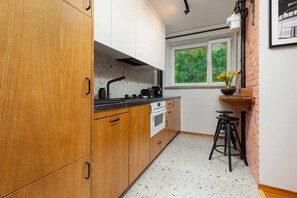 Modern, fully equipped kitchenette. 
