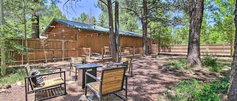 Pinetop Vacation Rental | 3BR | 2BA | 1,100 Sq Ft | 2 Steps Required to Access