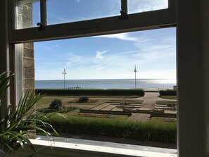 Bedroom seaview