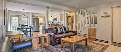 Silverthorne Vacation Rental | 3BR | 3BA | 1,321 Sq Ft | 4 Stairs to Enter