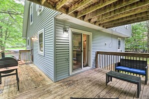 Furnished Deck | 2-Story Home
