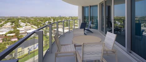 Max-Beach-Resort-Sunset-2-Bedroom-Balcony-2