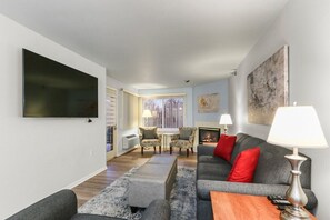 Living Room, Queen sofa sleeper