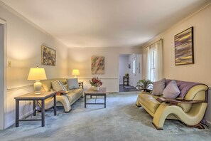 Living Room | 2,743 Sq Ft | Main Level | Free WiFi | Central Heat & A/C