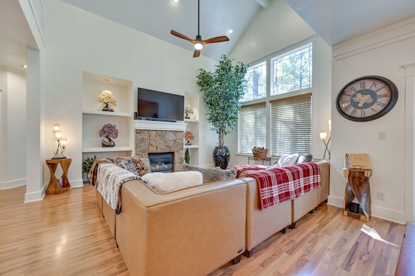 Flagstaff Vacation Rental | 4BR | 2.5BA | 1,955 Sq Ft | Stairs Required