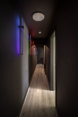 Lighting in hallway