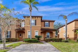 1104-calabria-avenue--davenport--fl-33897---01.jpg