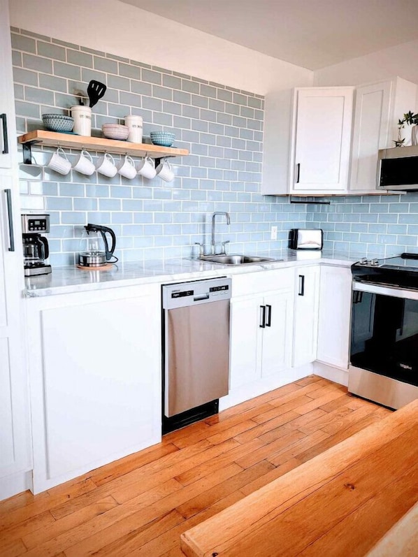 Kitchen with everything you need