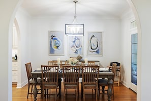 Bright and airy unit with modern finishes
