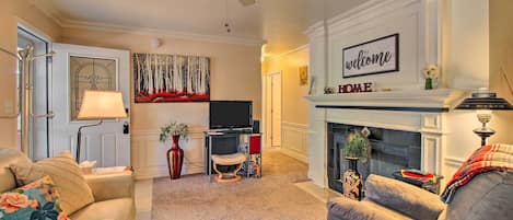 Show Low Vacation Rental | 2BR | 2BA | 960 Sq Ft | Stairs Required for Access