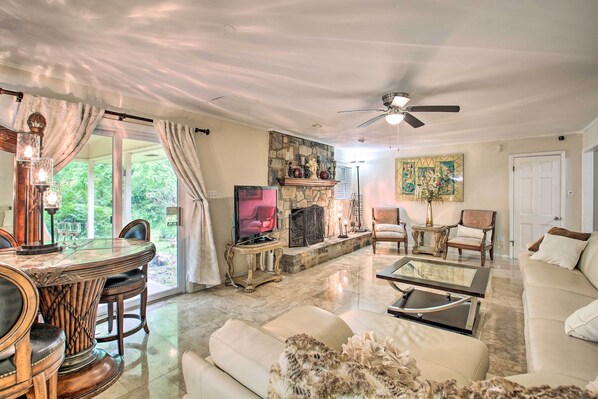 Hot Springs Vacation Rental | 4BR | 2.5BA | 3,000 Sq Ft | Step-Free Access