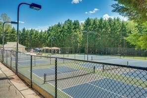 Community Pool & Tennis Courts