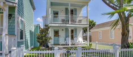 Galveston Vacation Rental | 3BR | 2.5BA | Stairs Required | 1,450 Sq Ft