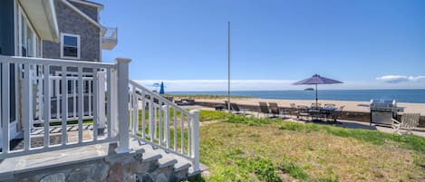 Outdoor seating while appreciating the view of the sea!