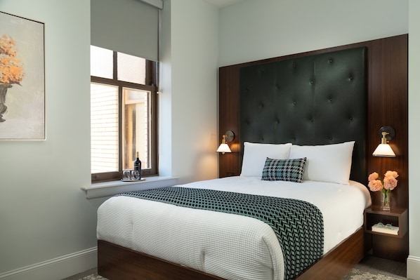 Liberty-Trust-Rooms-PetiteQueen-1