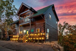 ★ "We loved staying at this property!! It was gorgeous, very clean, organized."