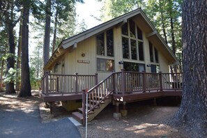 Pinecone Cottage