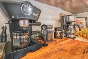 Kaffee und/oder Kaffeemaschine