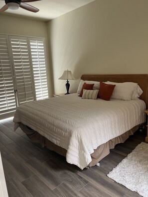 Master bedroom -King bed