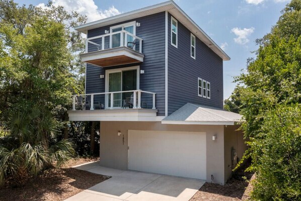 Stunning new construction home