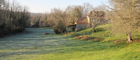 Villa nature au centre de 10 hectares de biodiversité préservée