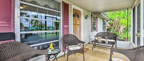 North Port Vacation Rental | 2BR | 1.5BA | Step-Free Access | 1,063 Sq Ft