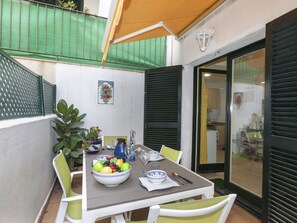 Propriété, Design Intérieur, Plante D'Appartement, Plante, Bâtiment, Sol, Table, Sol, Immobilier
