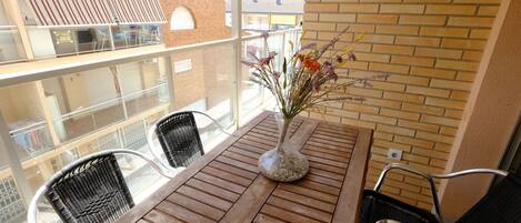 Furniture, Plant, Flower, Table, Chair, Wood, Building, Flowerpot, Interior Design, Outdoor Furniture