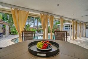 Outdoor dining