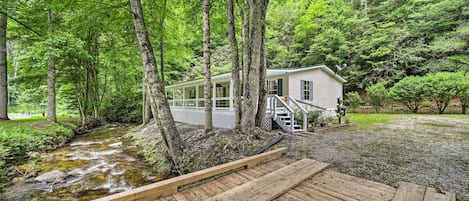 Bryson City Vacation Rental | 3BR | 2BA | Stairs Required | 1,369 Sq Ft