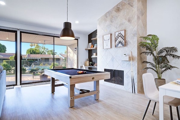 Pool table & games for added fun!