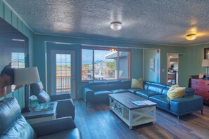 Surfview 3 living room - perfect for family get-togethers