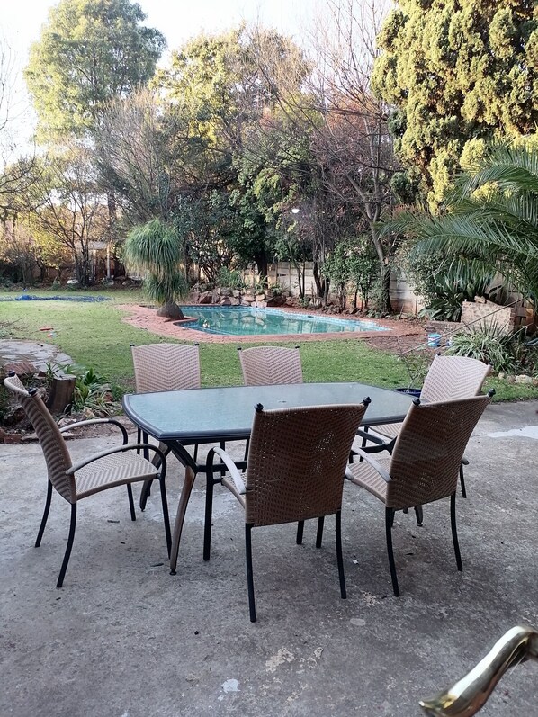 Outdoor dining