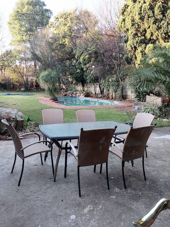 Outdoor dining
