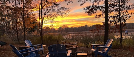 Spectacular fall sunset views by the fire 