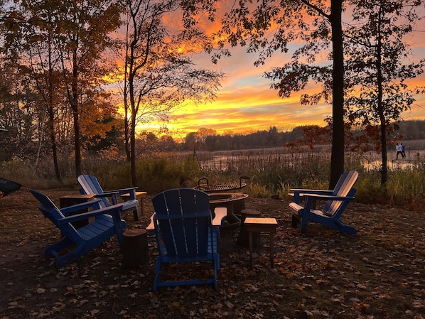 Spectacular fall sunset views by the fire 