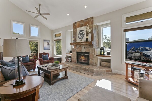 Living Room, Indoors, Furniture, Fireplace, Coffee Table