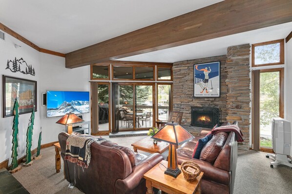 Living Room, Indoors, Furniture, Fireplace, Home Decor