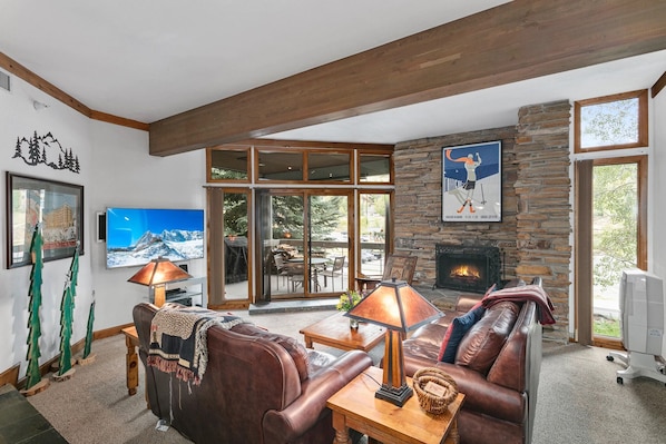 Living Room, Indoors, Furniture, Fireplace, Home Decor