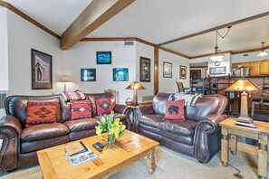Living Room, Furniture, Indoors, Home Decor, Couch