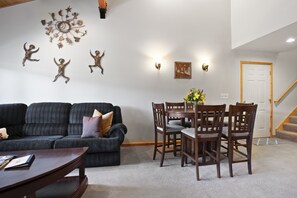 Living Room, Indoors, Furniture, Table, Dining Room