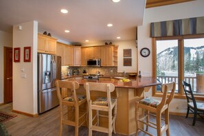 Chair, Furniture, Room, Indoors, Hardwood