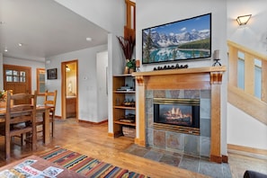 Indoors, Flooring, Floor, Fireplace, Living Room