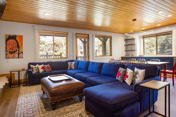Furniture, Couch, Living Room, Room, Indoors