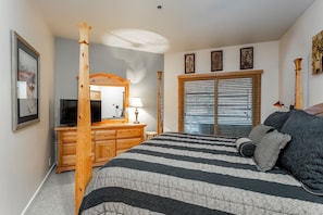 Home Decor, Bedroom, Room, Indoors, Furniture