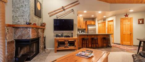 Flooring,Living Room,Indoors,Room,Hardwood