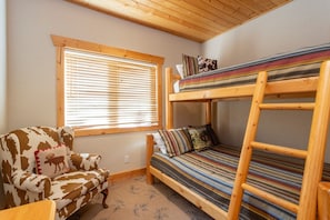 Bedroom, Room, Indoors, Furniture, Living Room